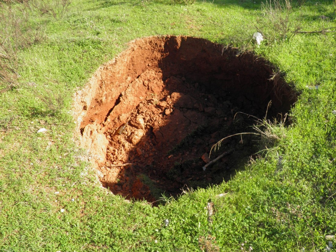 Know the Signs of an Underground Water Leak and Sinkholes - Water Leak Detection Blog - Orlando, Florida | Leak Doctor - hole-1036733_1920