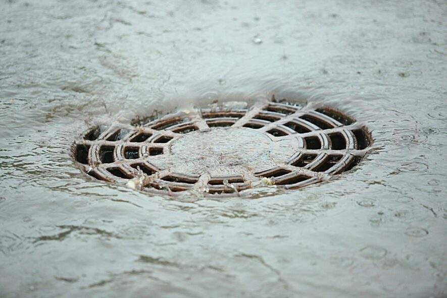 Why Odors Return After Rain Even When No Standing Water Appears Indoors