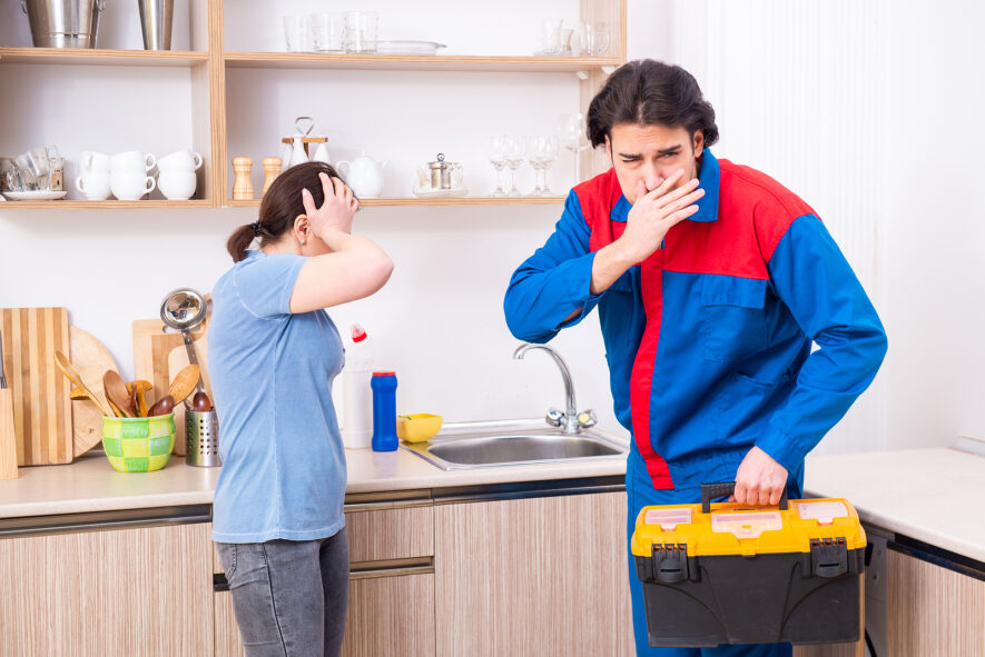 Getting Rid of Rotten Egg Smell From Drains in Florida Humidity